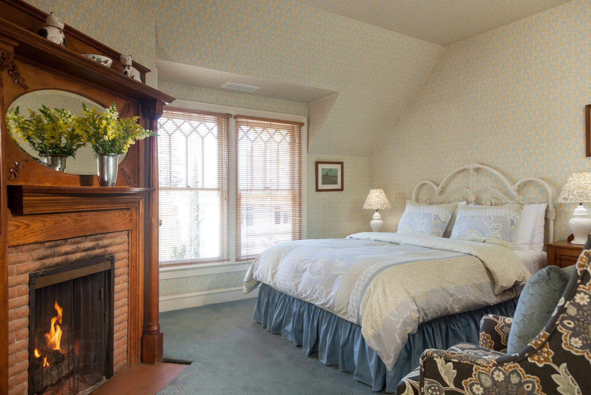 Cheshire Cat Inn & Cottages 산타 바바라 외부 사진